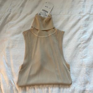 Dressy turtle neck tank beige